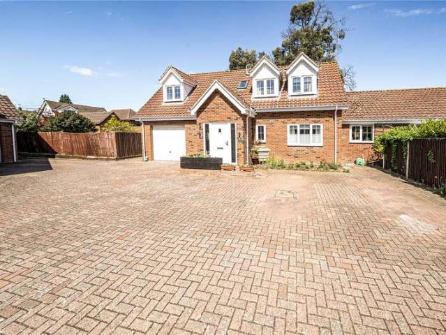House for sale in Chipping Hill, Essex