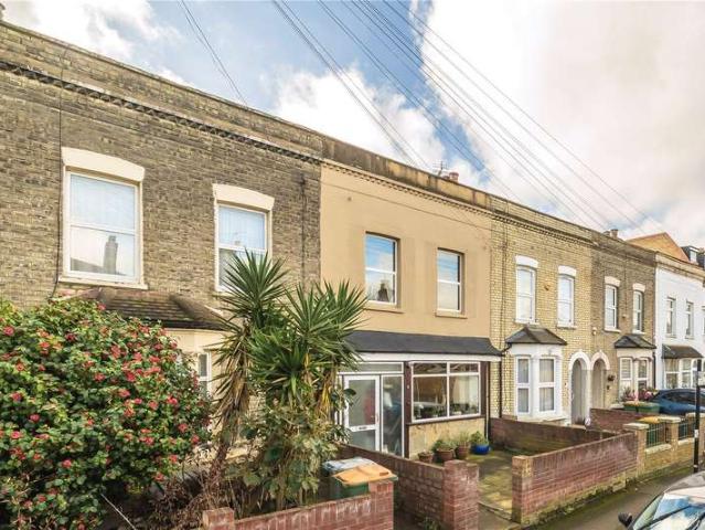 House for sale in Upton, Greater London