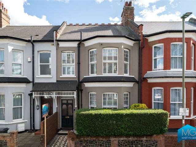 House for sale in North Finchley, Greater London