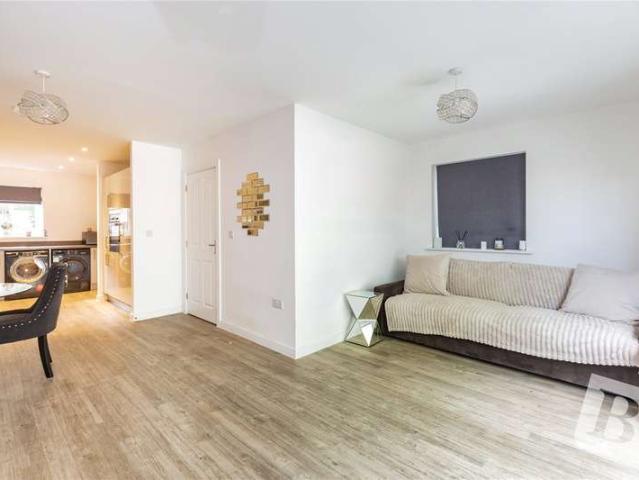 House for sale in Navestock Side, Essex