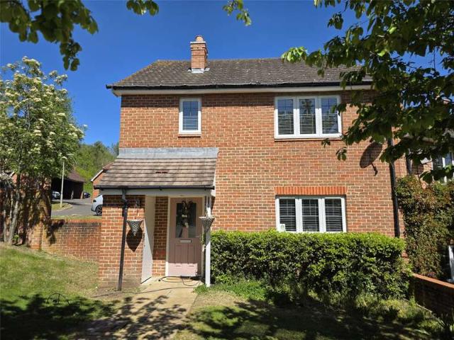 House for sale in Stonebridge, Pachesham Park