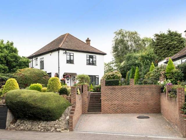 House for sale in Carpenders Park, Three Rivers