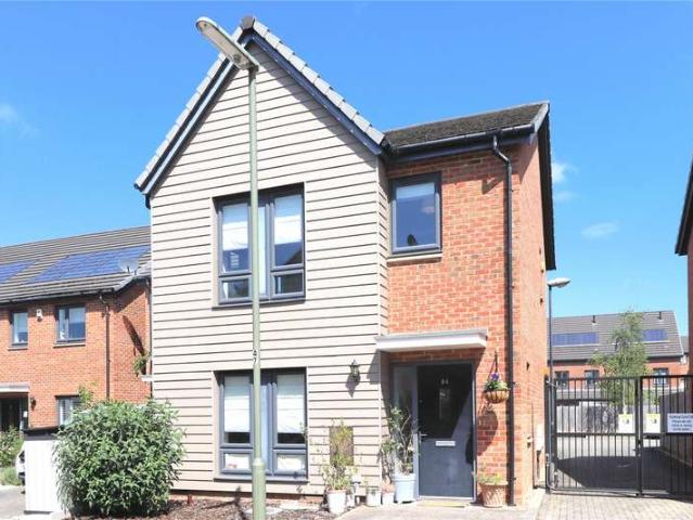 House for sale in Westfield, Woking