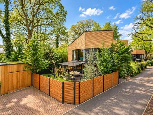 House for sale in Bagshot Green, Surrey Heath