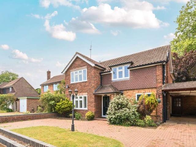 House for sale in Row Town, Surrey
