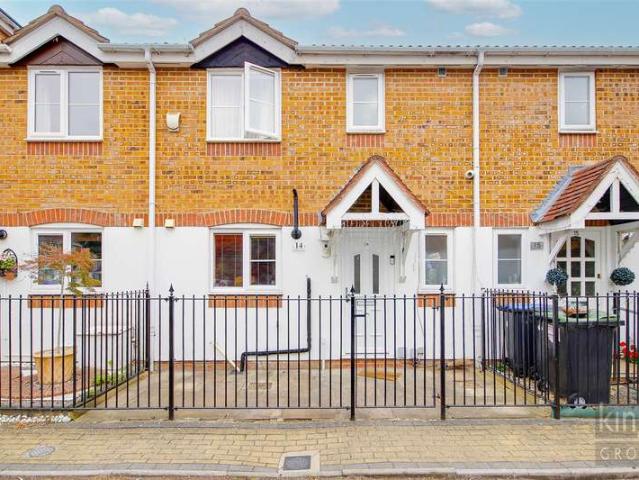 House for sale in Enfield Island Village, Greater London