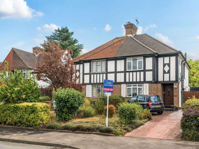 House for sale in Carpenders Park, Three Rivers
