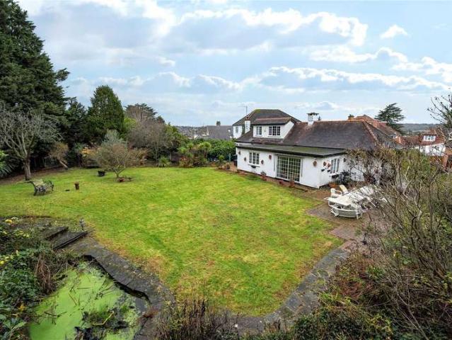 House for sale in East Barnet, Greater London