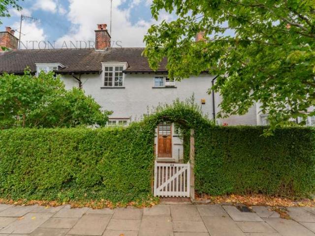 House for sale in London Borough of Ealing, Perivale