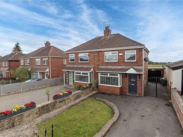 House for sale in West Ardsley, Tingley