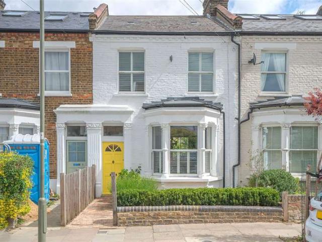 House for sale in Finchley, Greater London