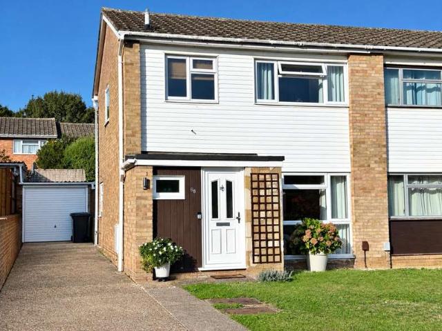 House for sale in Fairlands, Guildford