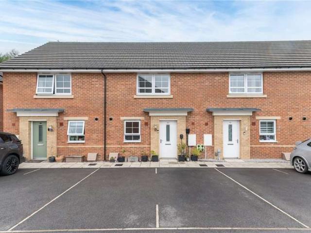 House for sale in Bruntcliffe, Leeds