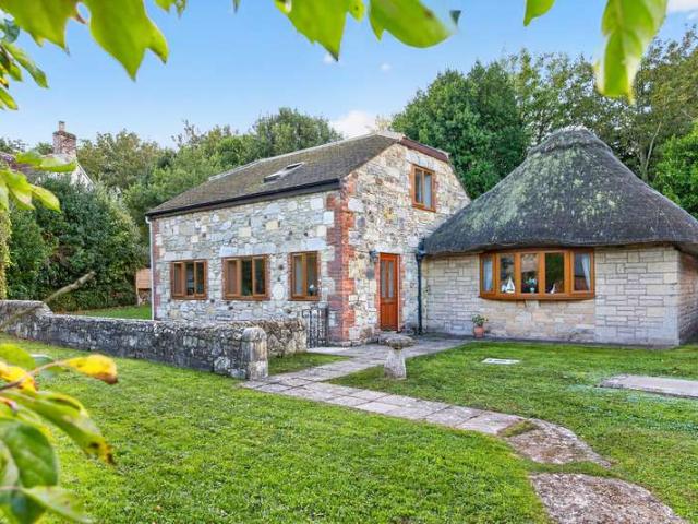 House for sale in Freshwater Bay, Freshwater