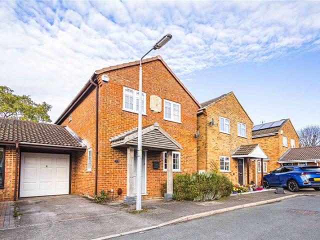 House for sale in Eaton Bray, Bedfordshire