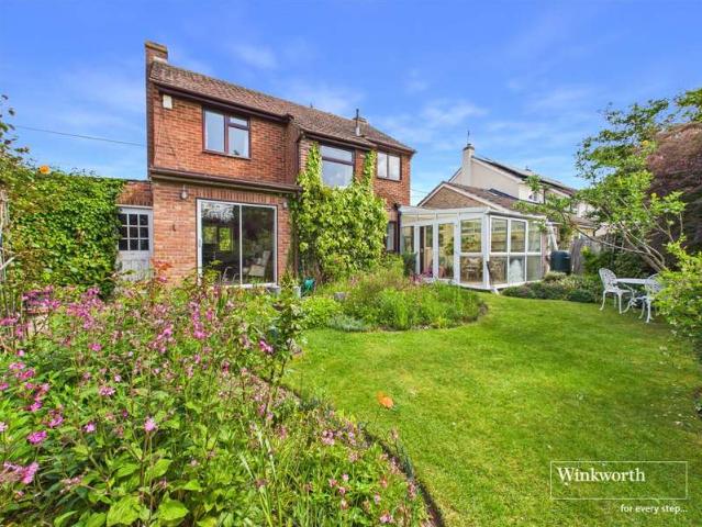 House for sale in Bucklebury, West Berkshire