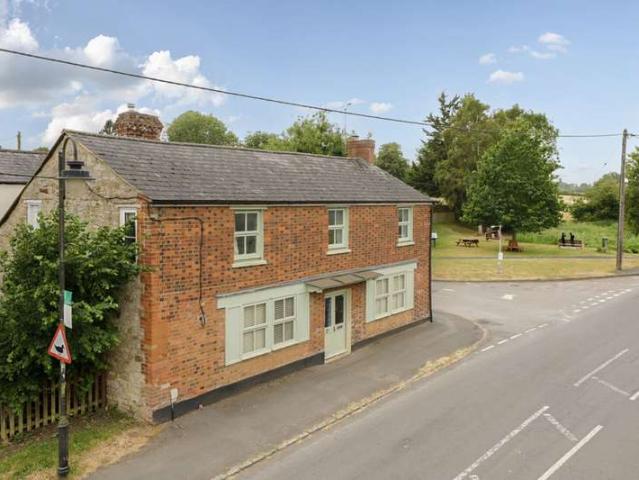 House for sale in Tingewick, Buckinghamshire