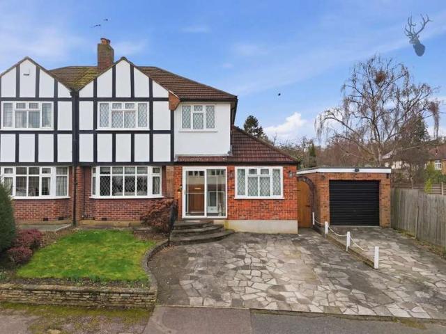 House for sale in Ivy Chimneys, Epping