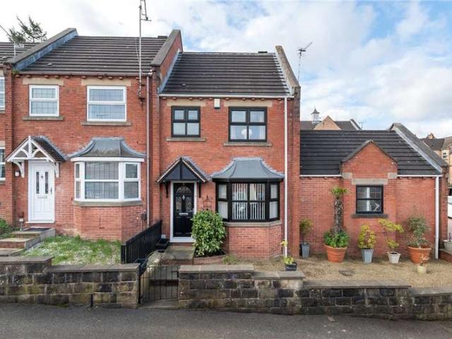 House for sale in Churwell, West Yorkshire
