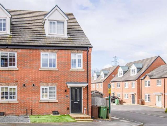 House for sale in Crigglestone, West Yorkshire