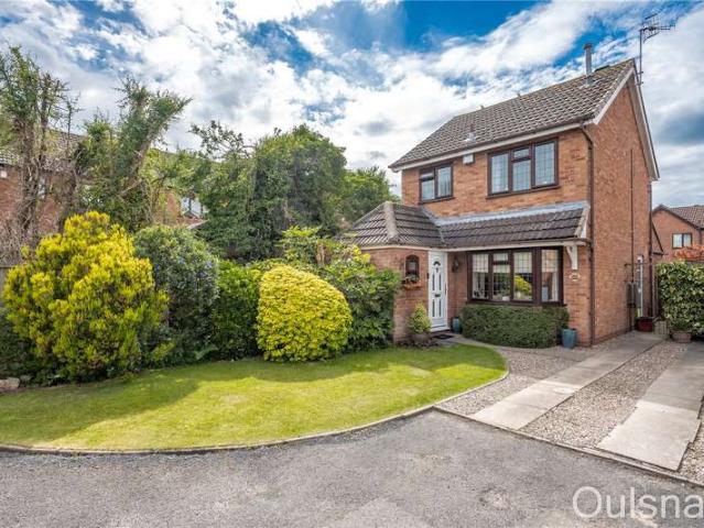 House for sale in Stoke Pound, Bromsgrove