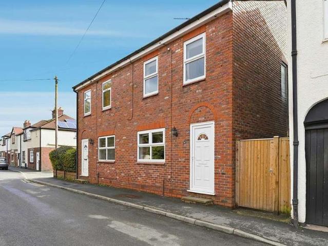 House for sale in Hurdsfield, Macclesfield