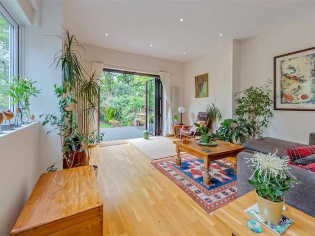 House for sale in Muswell Hill, Greater London
