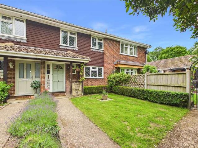 House for sale in Heol-las, Surrey