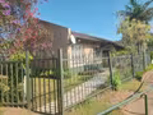 House for sale in Amanzimtoti, KwaMakhutha