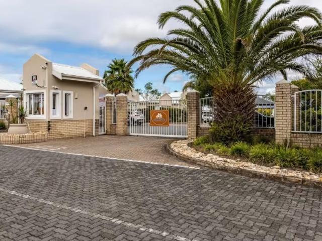 House for sale in Beacon Bay North, East London