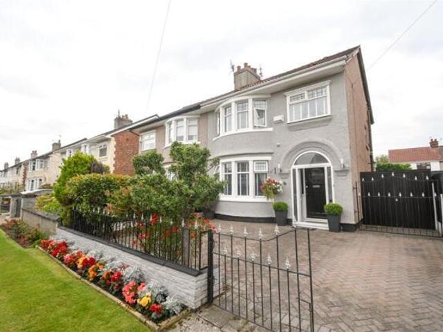 House for sale in Bebington, Larchwood