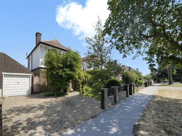 House for sale in Cat Hill, England