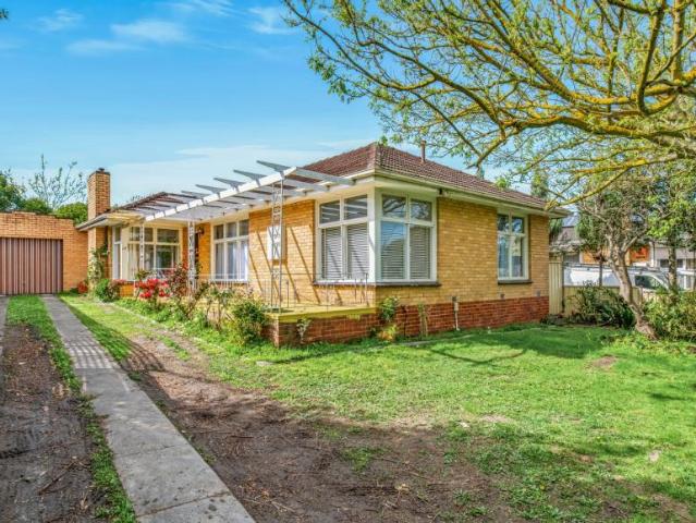 House for rent in Blackburn South, Melbourne