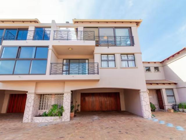 House for rent in Bloubergstrand, City of Cape Town