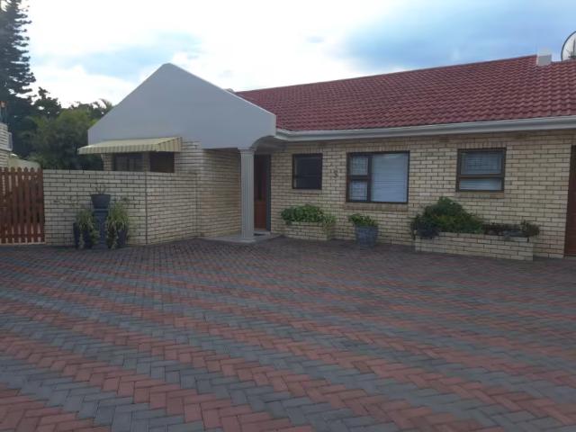 House for sale in East London, Eastern Cape