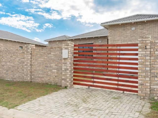 House for sale in Bluewater Bay, Nelson Mandela Bay Metropolitan Municipality