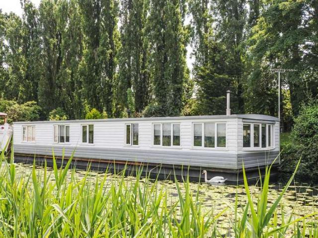 House for sale in Littlecote, West Sussex