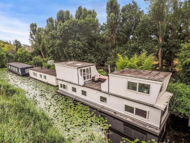 House for sale in Littlecote, West Sussex