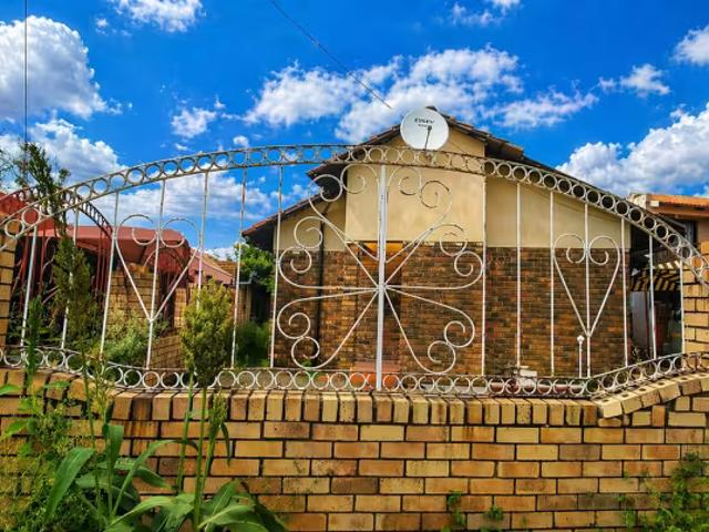 House for sale in Boitekong, Maluti-a-Phofung Local Municipality