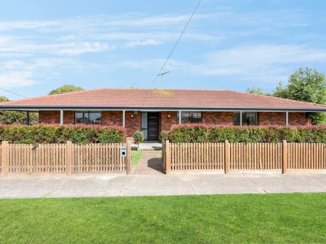 House for sale in Breakwater, Geelong