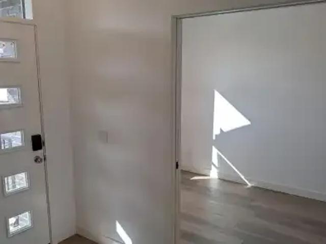 House for rent in East Shepard Industrial, Calgary