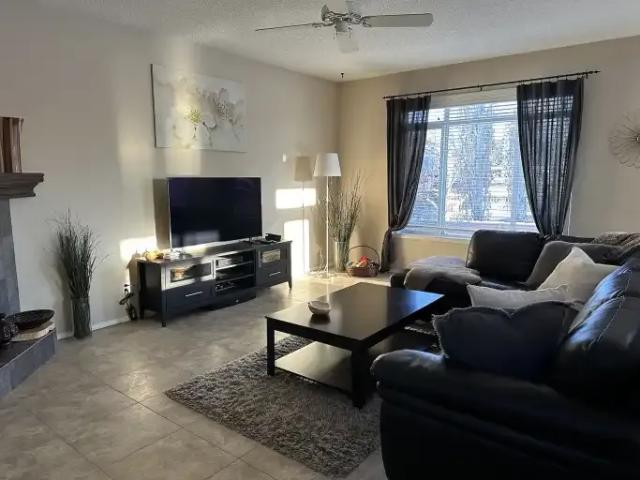 House for rent in Douglasdale, Calgary