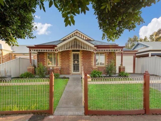 House for rent in Caroline Springs, Melbourne