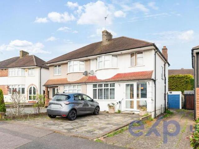 House for sale in Chessington, Hook