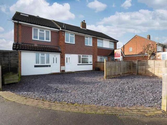 House for sale in Chessington, West Ewell