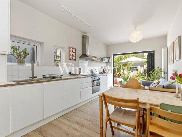 House for sale in Cat Hill, England