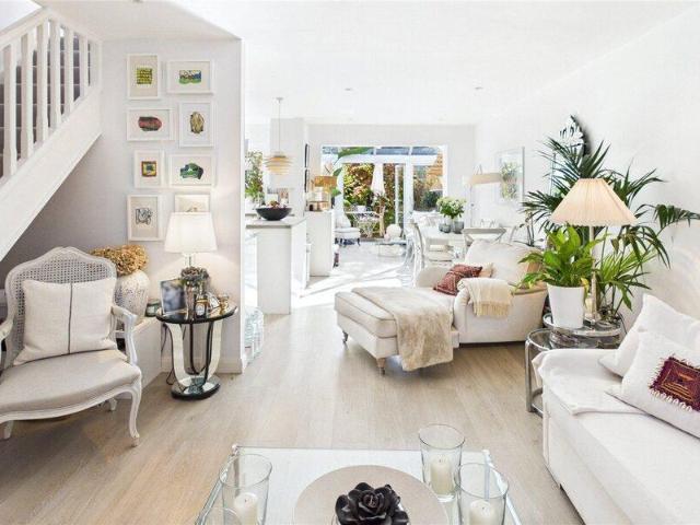House for sale in Cat Hill, England