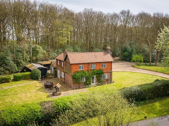 House for sale in Pachesham Park, Surrey