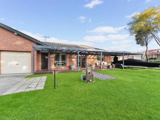 House for rent in Eagle Vale Central, Sydney