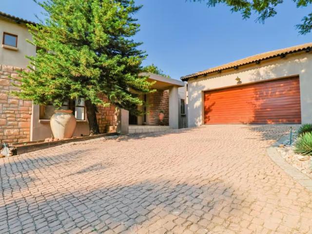 House for sale in Glen, Mangaung Metropolitan Municipality